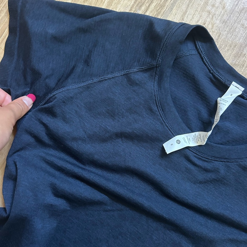 Lululemon Navy Blue Swiftly Tee - Picture 3 of 3